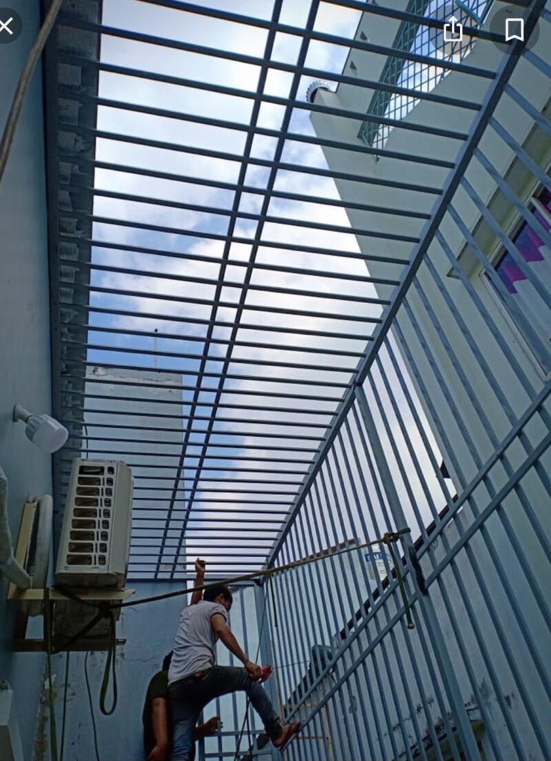 Khung Bảo Vệ Sắt