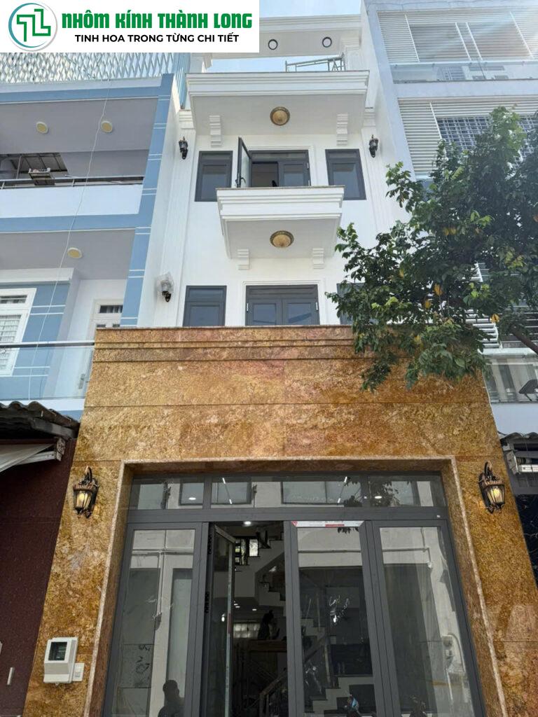 lắp cửa nhôm xingfa cho nhà mặt phố hcm
