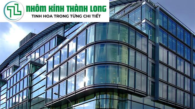 thi-cong-kinh-mat-dung-cho-toa-nha-van-phong
