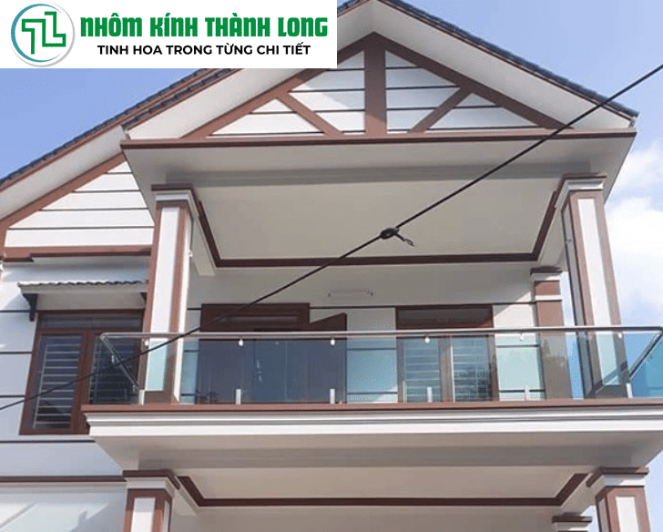 lan can kính ban công
