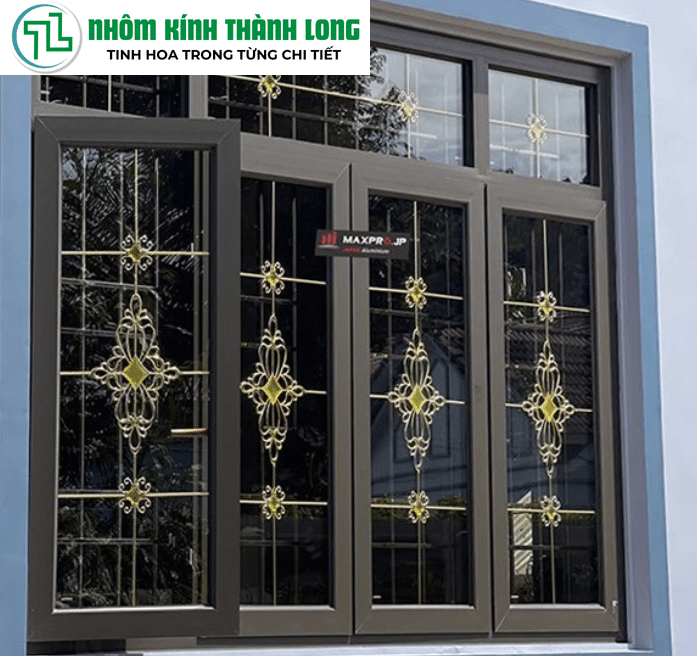 cửa nhôm Maxxpro 4 cánh quay truyền thống