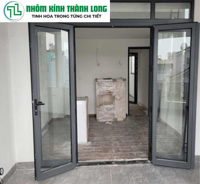 cửa nhôm xingfa 4 cánh mở quay tphcm