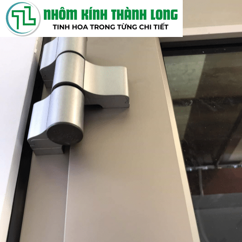 cửa nhôm xingfa 1 cánh nhà vệ sinh