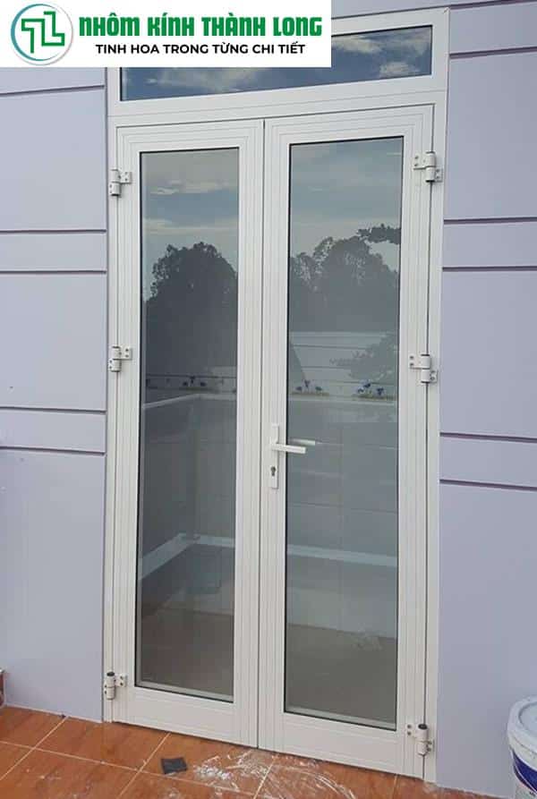 cửa nhôm xingfa 2 cánh cho nhà phố
