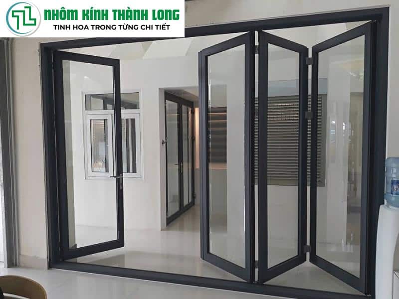 cửa nhôm Maxxpro xếp trượt 4 cánh linh hoạt